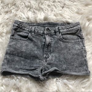 H&M denim cut off shorts